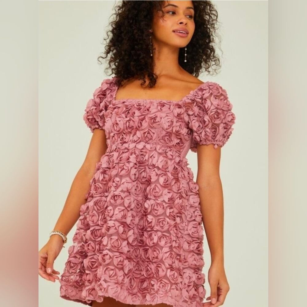 Altar'd State Baby Doll Pink 3D Textured Rosette Mini Dress w/Puff Sleeves LARGE